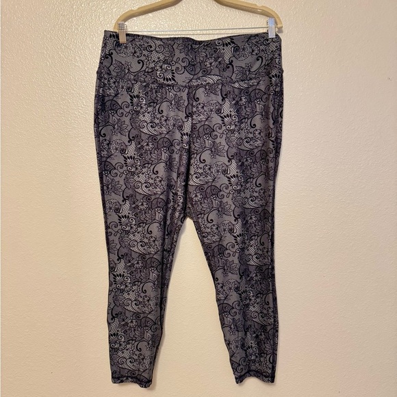 Lane Bryant Black and Gray Patterned Leggings - Picture 1 of 4
